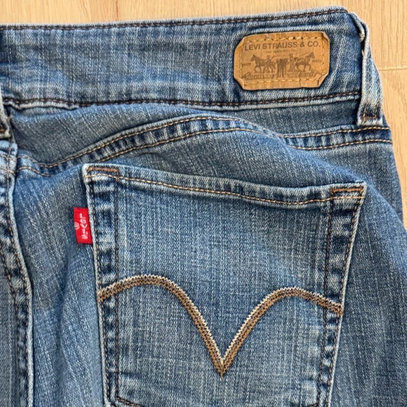 Levi's 526 Slender Bootcut Jeans - Picture 4 of 8